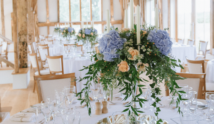 Flowing Table Centre Arrangements