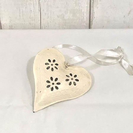 Cream Hanging Heart (12cm)