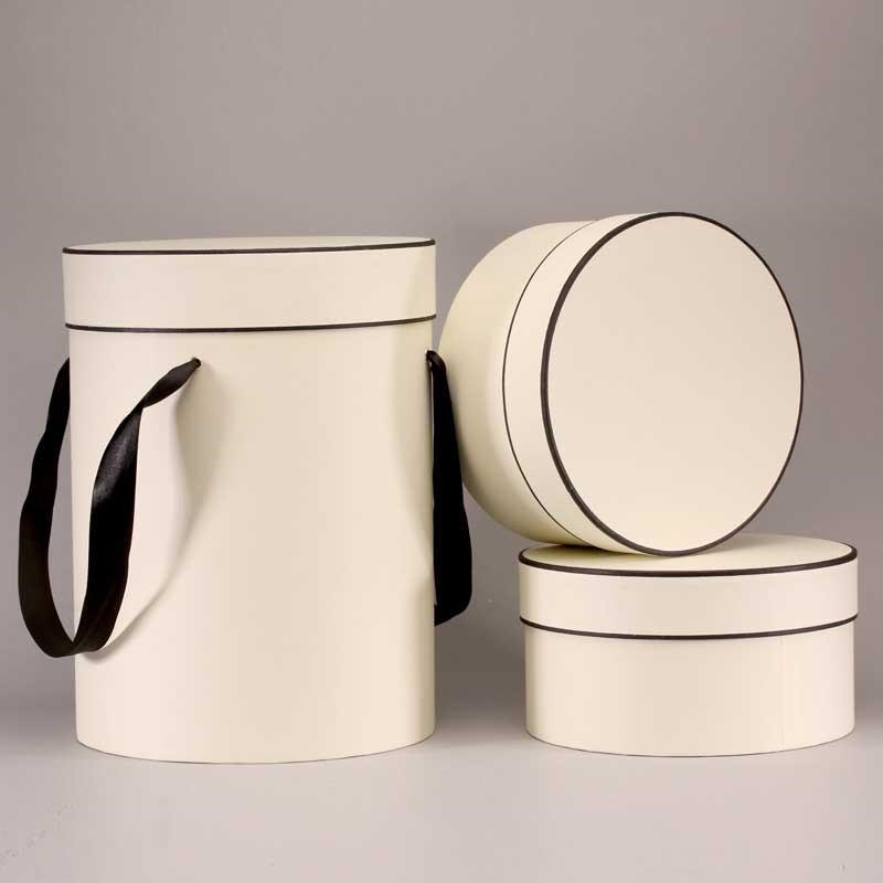 large round hat boxes with lids