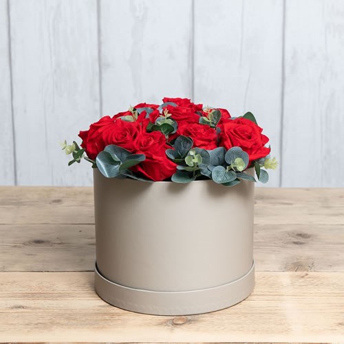 DIY Preserved Red Roses in Hat Box Kit